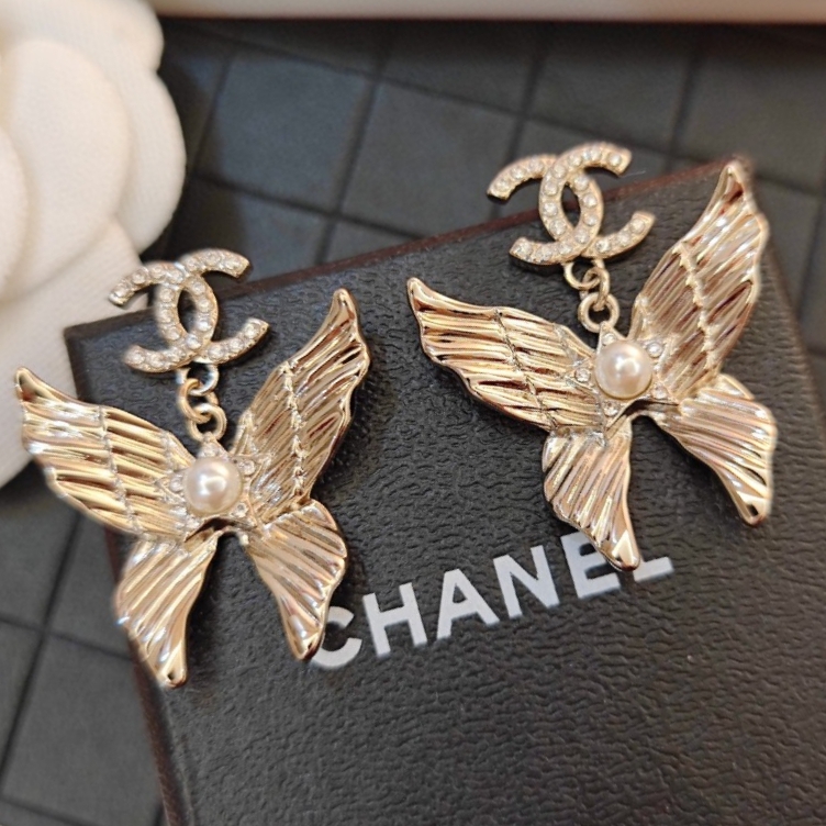 Ch**el earrings